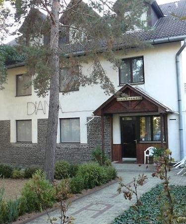 Diana Panzio Bed & Breakfast Matrafured Bagian luar foto