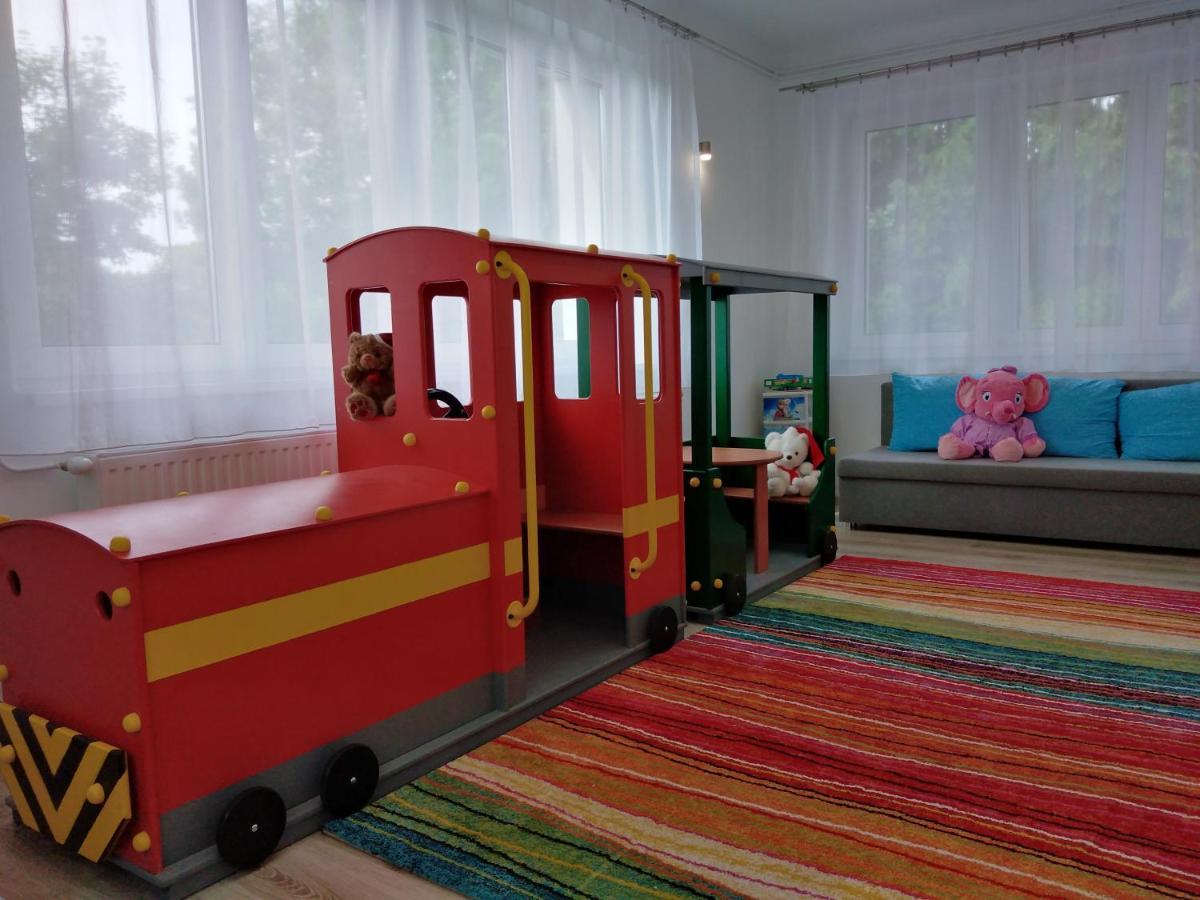 Diana Panzio Bed & Breakfast Matrafured Bagian luar foto