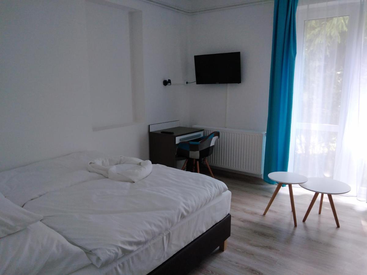 Diana Panzio Bed & Breakfast Matrafured Bagian luar foto