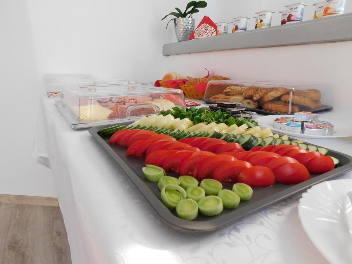 Diana Panzio Bed & Breakfast Matrafured Bagian luar foto