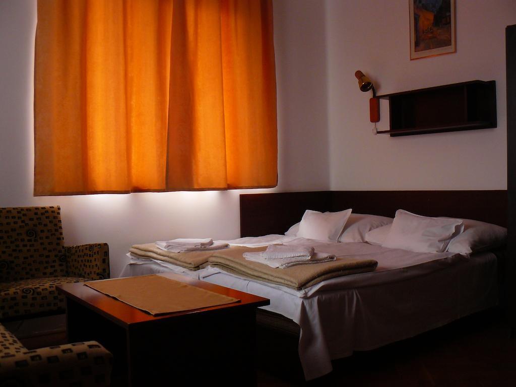Diana Panzio Bed & Breakfast Matrafured Ruang foto